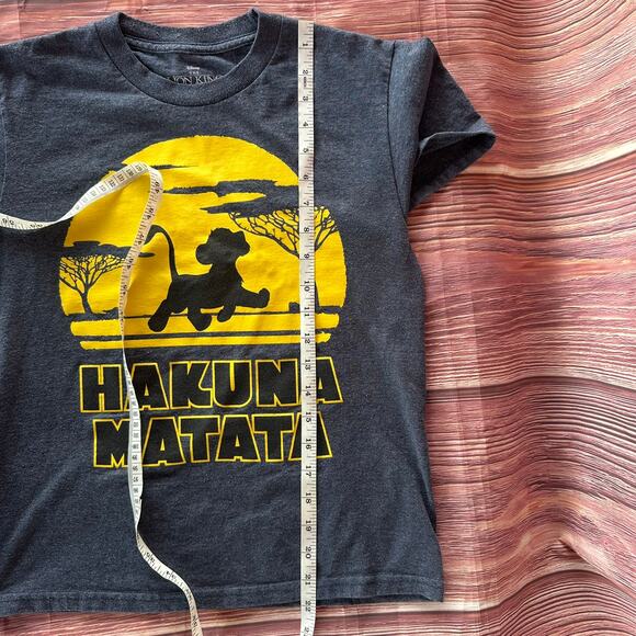 Preowned Disney The Lion King Hakuna Matata T-shirt Kids 8 Medium - Picture 7 of 7
